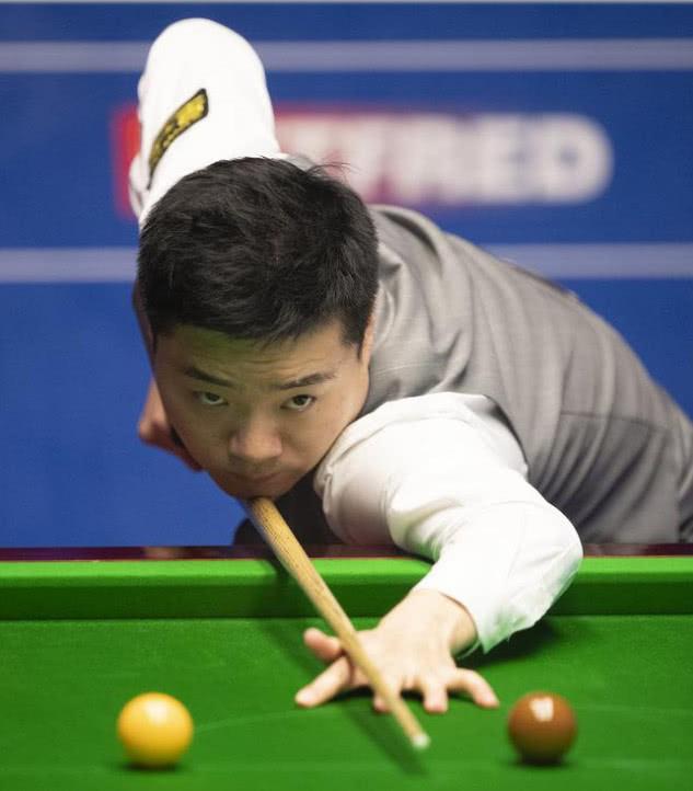 这让他在球 这让他在球